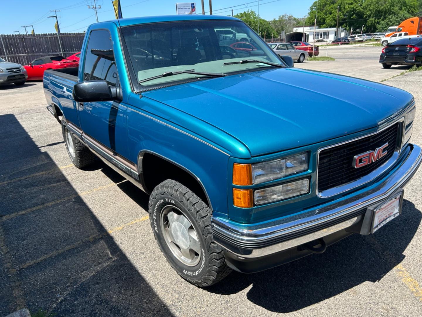 1997 Blue GMC Sierra C/K 1500 Sierra (1GTEK14R3VZ) with an 5.7L V8 F engine, Automatic transmission, located at 1687 Business 35 S, New Braunfels, TX, 78130, (830) 625-7159, 29.655487, -98.051491 - Photo#3